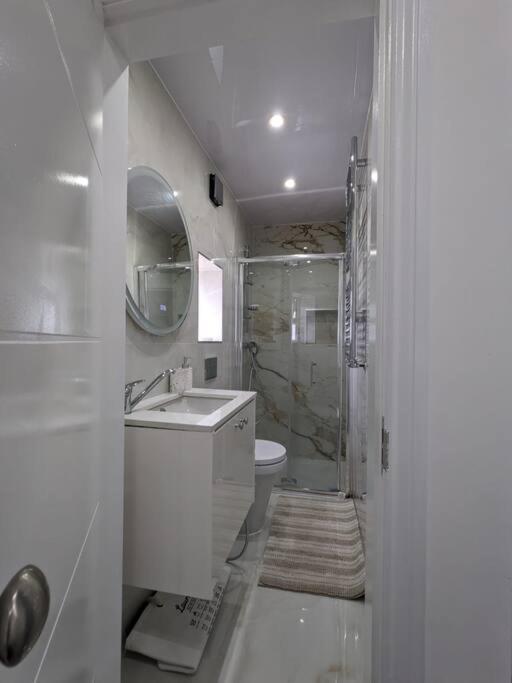Beautiful 3 Bedroom House In London -Ensuite Bed Room Twickenham Exterior photo